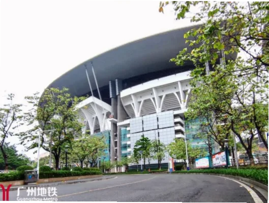 三座8万人体育场如何融合科技与文化成为半决赛舞台？